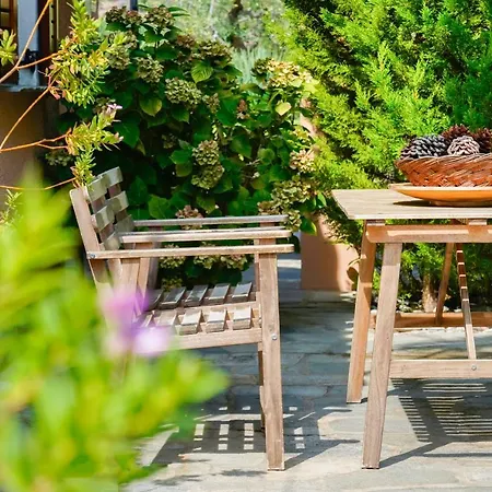 Giola Sirines Apartman Asztrída