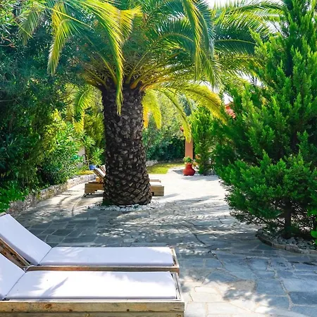 Giola Sirines Apartman Asztrída